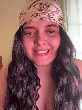 candicewest  online show from March 27, 4:30 pm