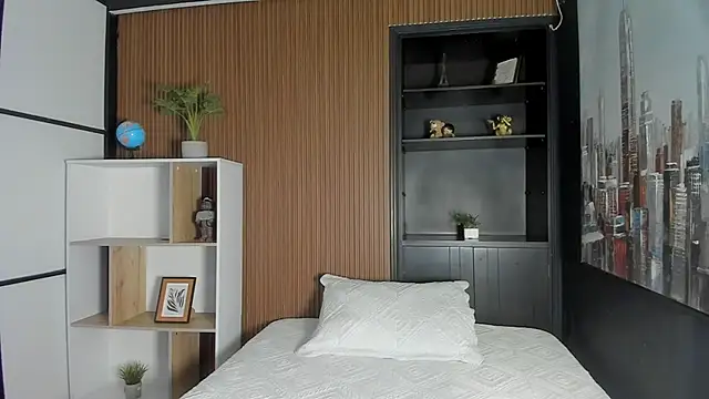 ZarinaWynne online show from March 28, 3:55 pm