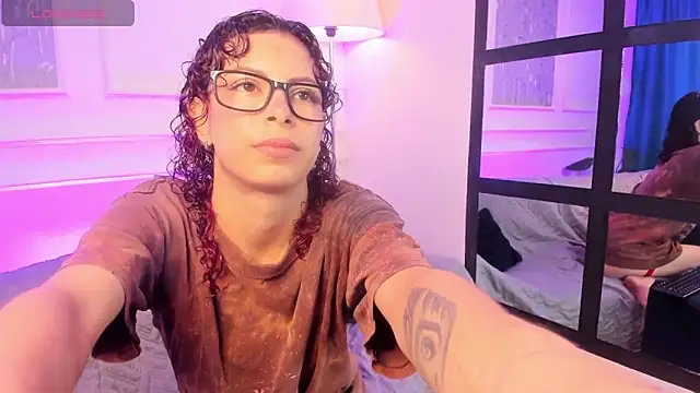 AliceMadnes online show from April 1, 8:28 pm