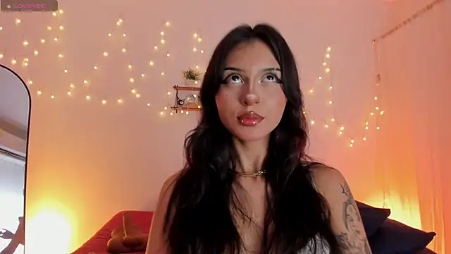Tamara Aluna  online show from May 22, 10:52 pm