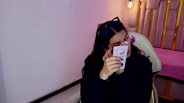 Brandy collinss online show from April 16, 11:43 am