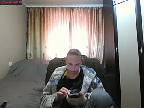 JenniDeep online show from March 12, 8:17 am