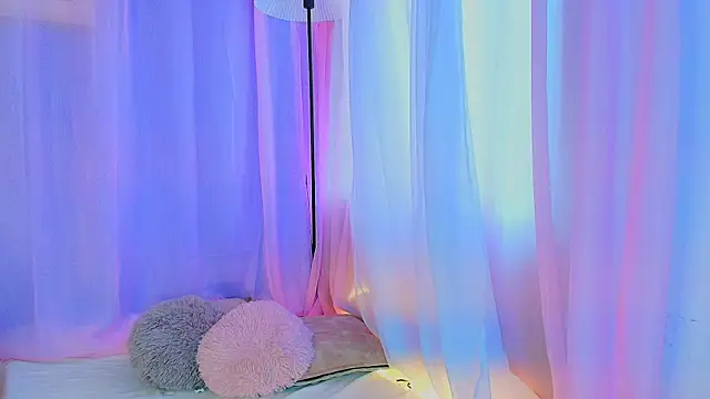 lizzy kane online show from March 18, 8:14 pm