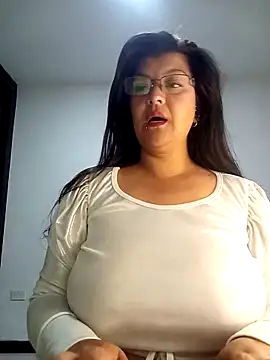 CelesteAlvarez1989 online show from April 26, 11:35 pm