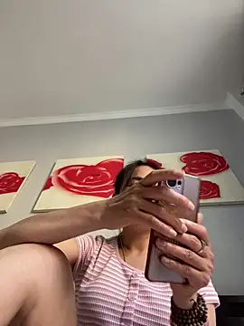 pitty mymi online show from March 27, 6:15 am