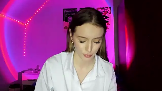 tinyglow online show from March 6, 10:05 pm