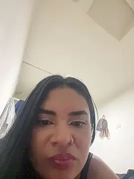lizmy online show from April 5, 5:39 am