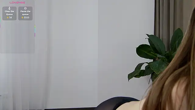 NicoletteBean online show from March 8, 7:01 am