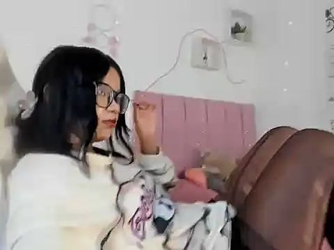 Luna lexy04 online show from May 2, 4:38 am