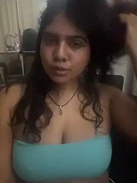 TiaBella  online show from February 3, 7:51 pm