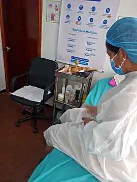 JustSamantha  online show from April 1, 1:41 pm