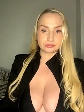 BootyQueenApril online show from December 20, 7:29 pm