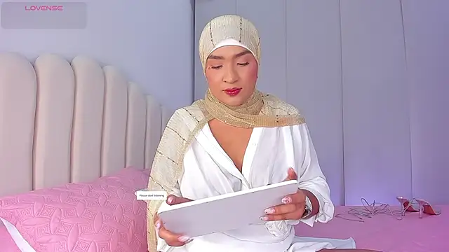 Amira-Zahra online show from June 16, 10:44 pm