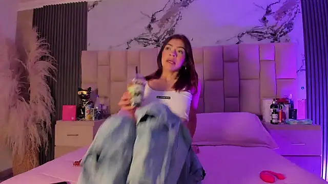 RenataMason online show from April 30, 4:28 am