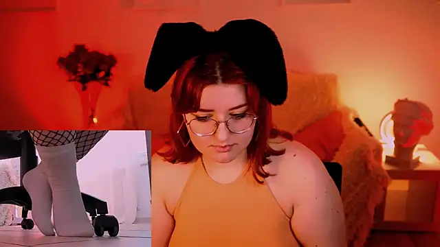 StaceyJensen online show from May 5, 8:28 am