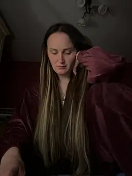 TomilaSi online show from March 18, 8:03 pm