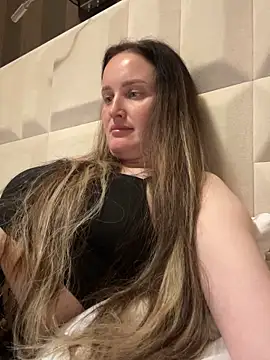 TomilaSi online show from April 15, 7:14 pm