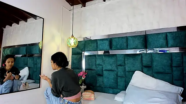  bonnyandclyde online show from March 6, 12:22 pm