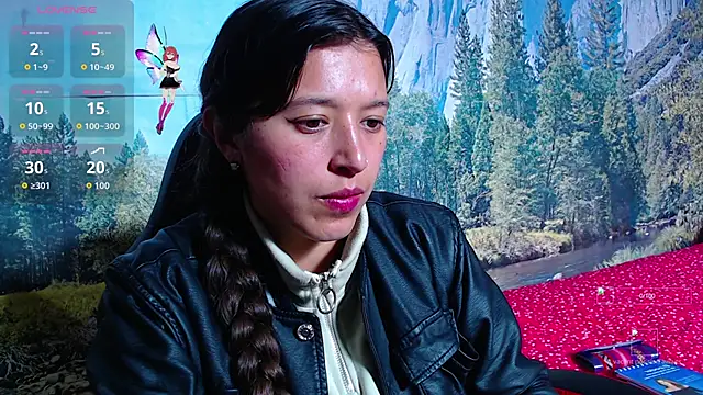 luanablood online show from December 1, 11:18 pm