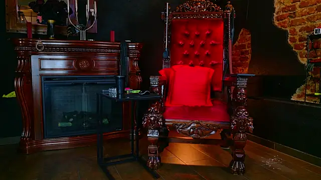 MoniqueResse online show from June 3, 2:33 pm
