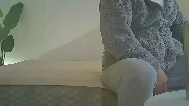 kyono-iyashi online show from April 8, 2:52 pm