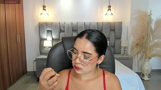 alana martiins online show from July 12, 7:47 pm