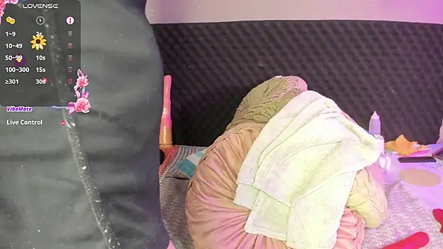 Shadia Squirt online show from March 30, 10:09 pm