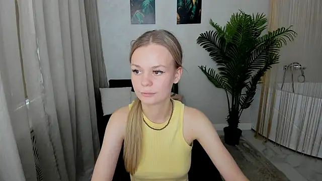 MidnighteAura online show from July 15, 10:31 am