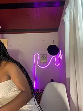 Cynthia es online show from June 11, 1:19 pm