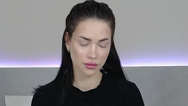 RachaelMils online show from March 16, 5:44 am