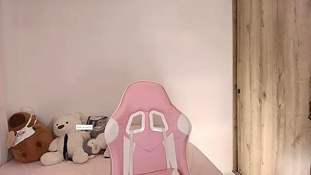 phia carter online show from April 10, 11:44 pm