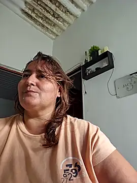 VioletBruces online show from April 5, 8:30 pm