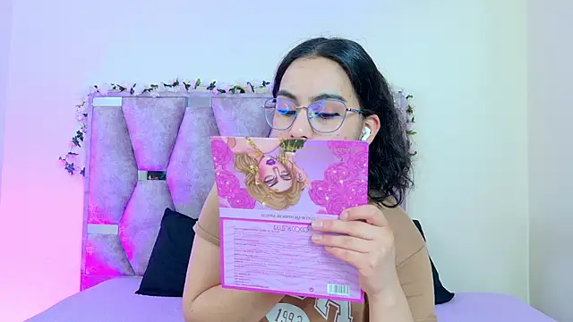 iris and damian online show from April 15, 5:35 pm