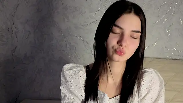 Laura Sunday online show from March 10, 12:31 pm