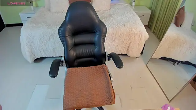 Celeste Rous   online show from March 11, 12:42 pm