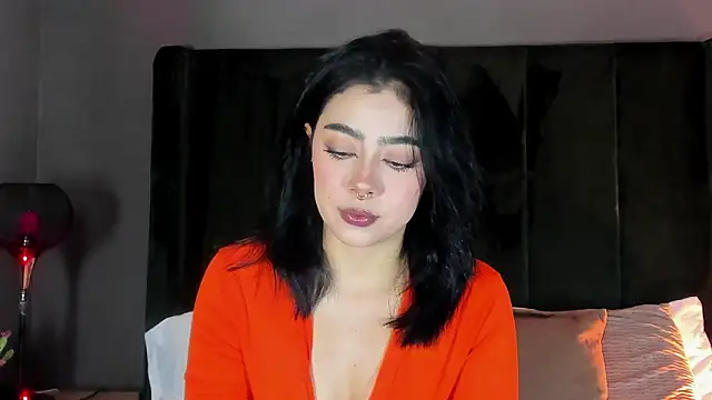 TaniaRedd  online show from March 4, 3:40 pm