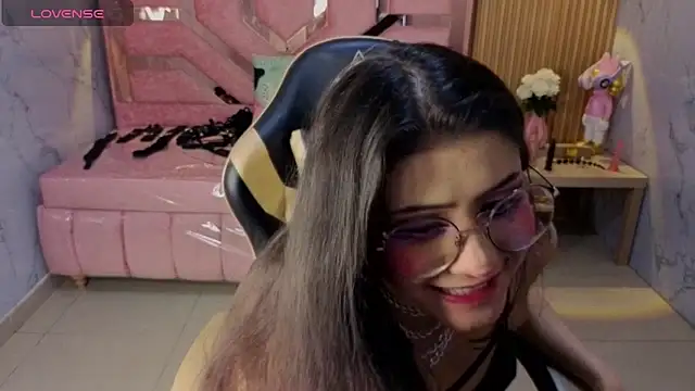 miss devil s online show from June 2, 3:07 am