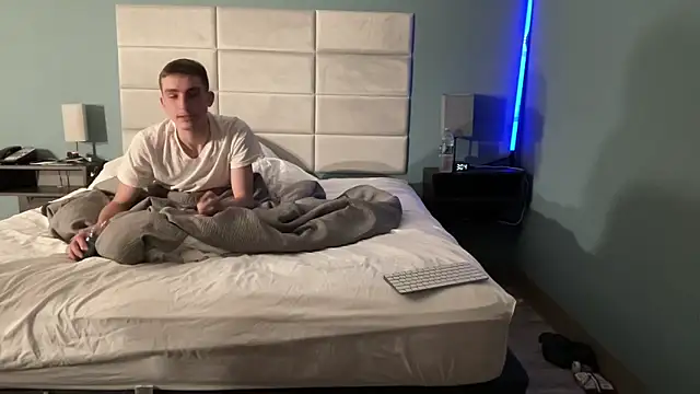 cosmiccloudpig online show from February 2, 11:53 am