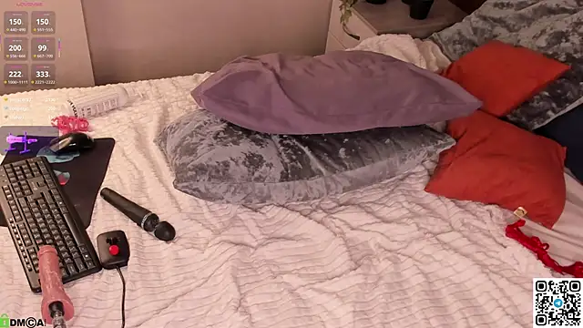 EmmaPratt online show from April 10, 6:30 am