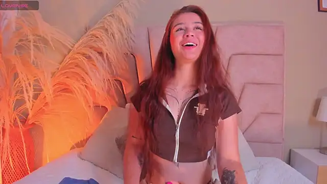 Amelia Saenz  online show from April 4, 1:10 pm