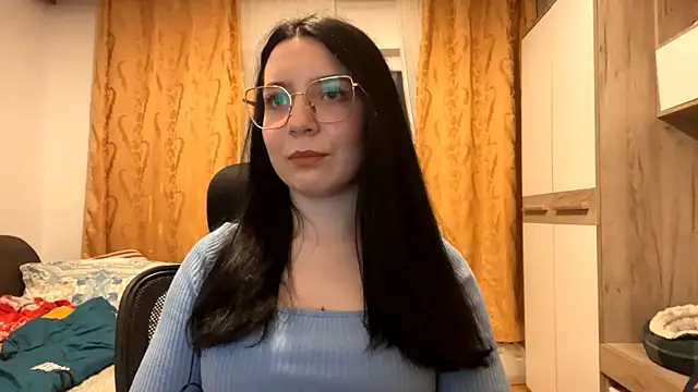 DoraRobertos online show from December 21, 4:44 pm