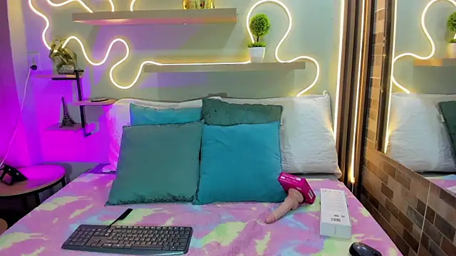 Sarah Clars online show from April 10, 12:49 am