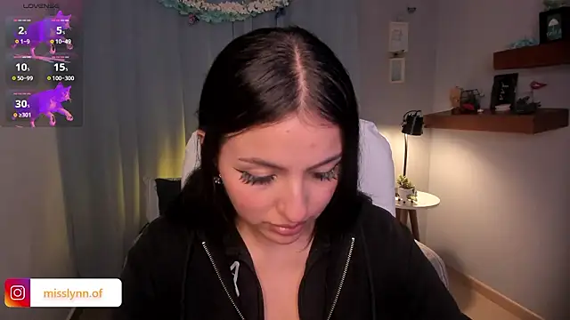 Missslynnn online show from March 19, 5:23 am