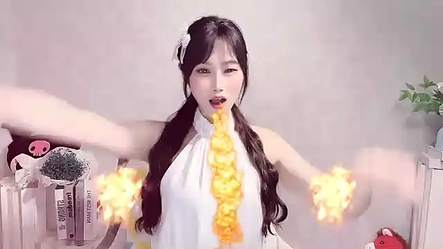 Pinkgirl520 online show from April 14, 1:00 pm