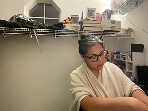 BettyWhispers online show from December 21, 5:12 am