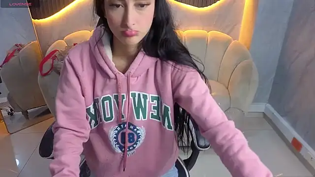 Tifany Tx online show from June 5, 7:31 pm