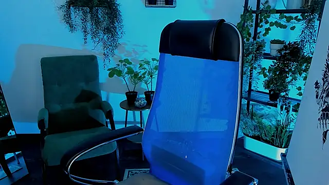 DiRosie online show from April 7, 7:05 pm