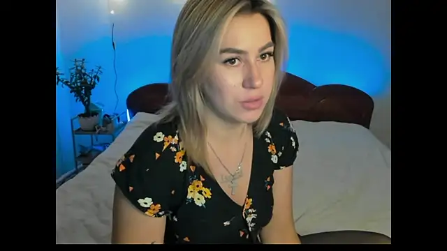 Roxi Joy online show from January 18, 10:06 pm