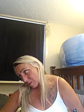 theblondecocklover online show from June 5, 7:09 pm