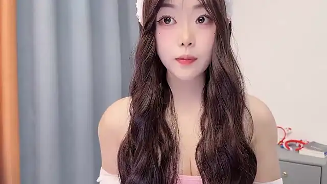 smalldaisy online show from March 18, 5:45 am